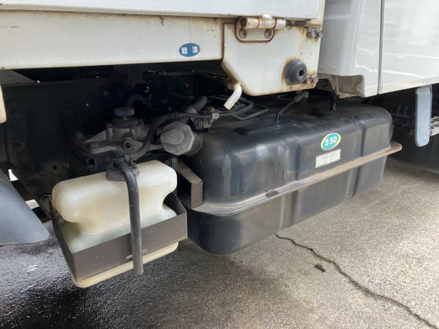 三菱ふそうキャンターガッツダブルキャブ（Wキャブ）小型（2t・3t）[写真14]