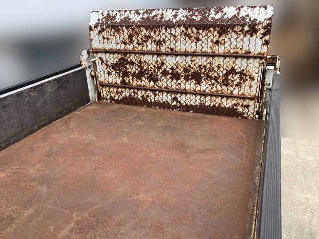 三菱ふそうキャンターガッツダブルキャブ（Wキャブ）小型（2t・3t）[写真09]