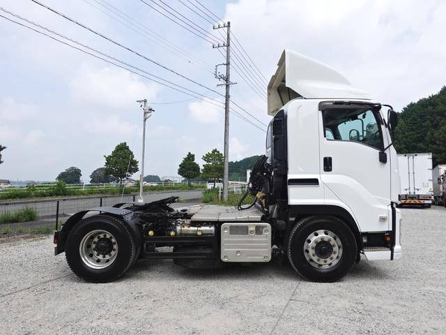 いすゞギガトレーラーヘッド（トラクターヘッド）大型（10t）[写真05]