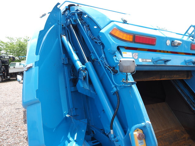 いすゞエルフパッカー車（塵芥車）小型（2t・3t）[写真24]