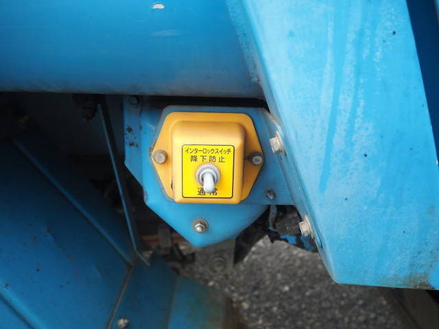 いすゞエルフパッカー車（塵芥車）小型（2t・3t）[写真28]