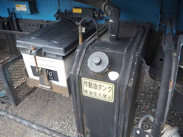 いすゞエルフパッカー車（塵芥車）小型（2t・3t）[写真29]