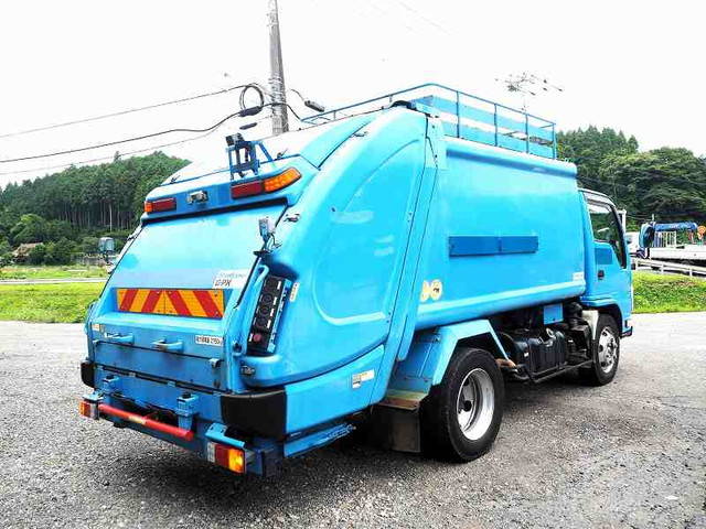 いすゞエルフパッカー車（塵芥車）小型（2t・3t）[写真04]