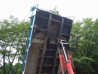 いすゞギガダンプ大型（10t）[写真12]