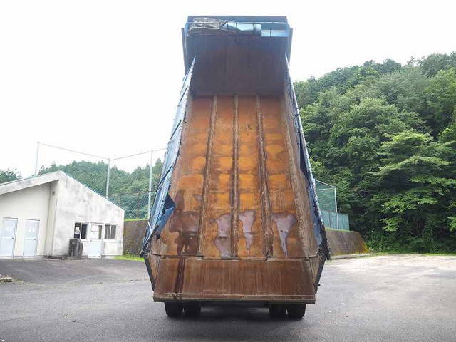 いすゞギガダンプ大型（10t）[写真09]