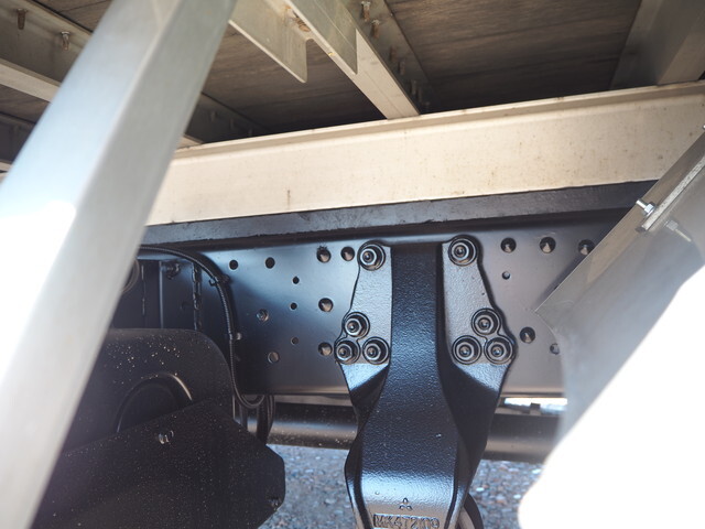 三菱ふそうファイターアルミブロック中型（4t）[写真24]