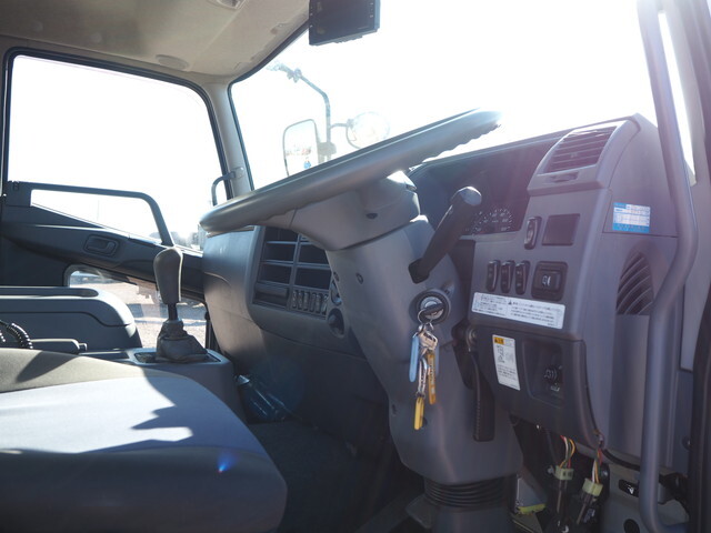 三菱ふそうファイターアルミブロック中型（4t）[写真34]