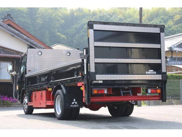 三菱ふそうキャンター平ボディ小型（2t・3t）[写真02]