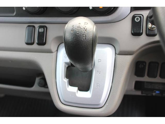 三菱ふそうキャンター平ボディ小型（2t・3t）[写真36]