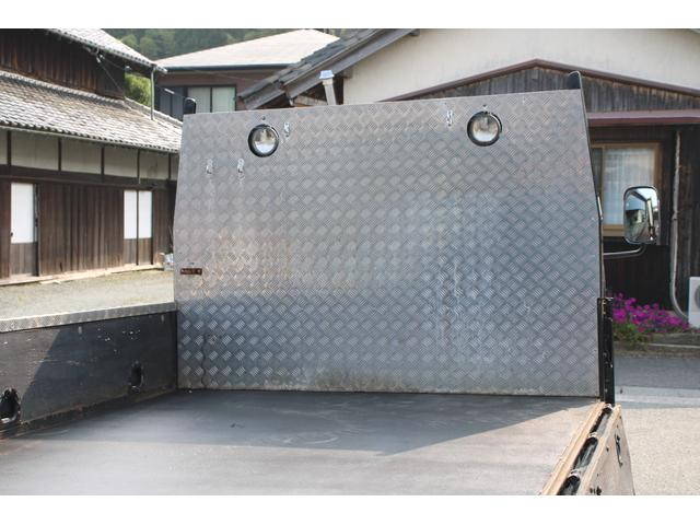 三菱ふそうキャンター平ボディ小型（2t・3t）[写真08]