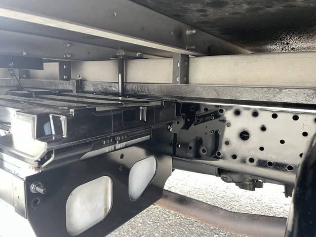 いすゞエルフ冷凍車（冷蔵車）小型（2t・3t）[写真26]