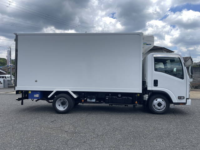 いすゞエルフ冷凍車（冷蔵車）小型（2t・3t）[写真07]