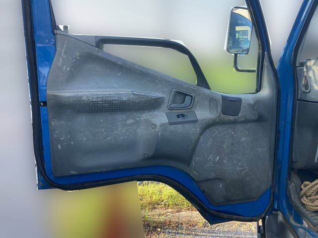 三菱ふそうキャンターダンプ小型（2t・3t）[写真24]