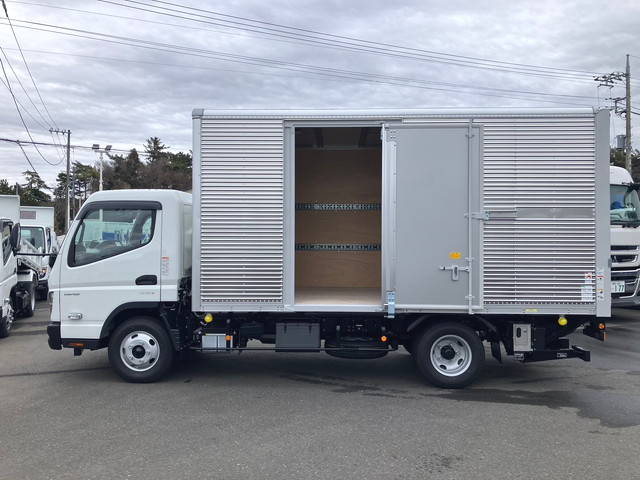 三菱ふそうキャンターアルミバン小型（2t・3t）[写真12]