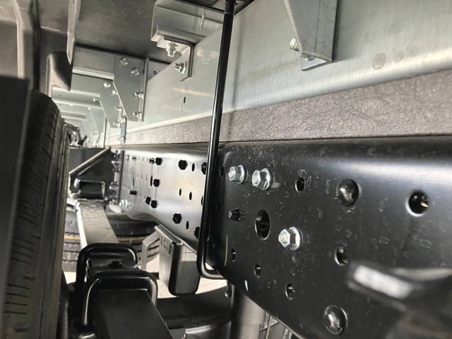 三菱ふそうキャンターアルミバン小型（2t・3t）[写真19]