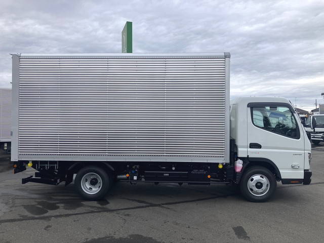 三菱ふそうキャンターアルミバン小型（2t・3t）[写真04]