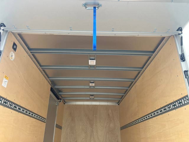 三菱ふそうキャンターアルミバン小型（2t・3t）[写真40]