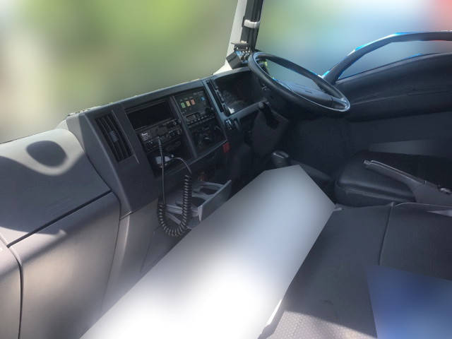 いすゞエルフパッカー車（塵芥車）小型（2t・3t）[写真24]