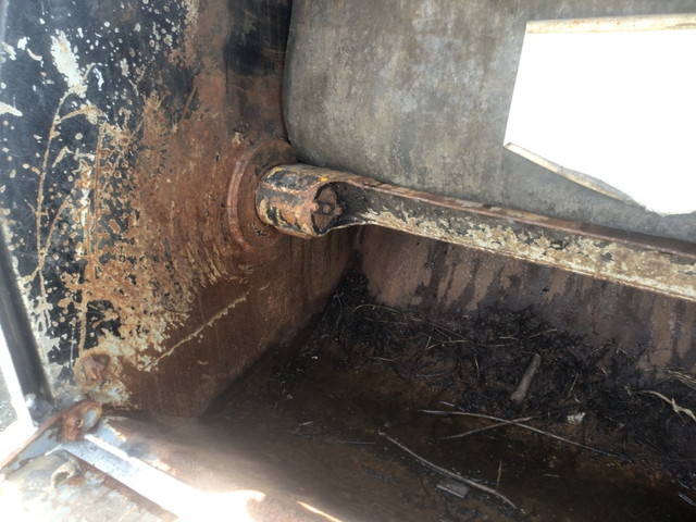 いすゞエルフパッカー車（塵芥車）小型（2t・3t）[写真09]