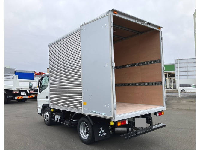 三菱ふそうキャンターアルミバン小型（2t・3t）[写真11]
