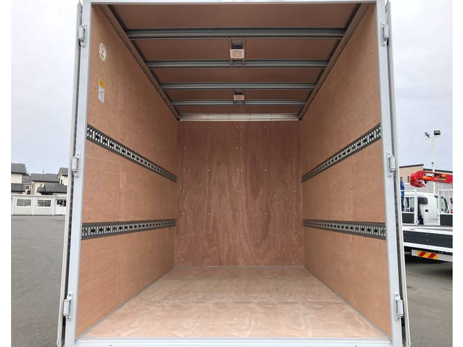 三菱ふそうキャンターアルミバン小型（2t・3t）[写真12]