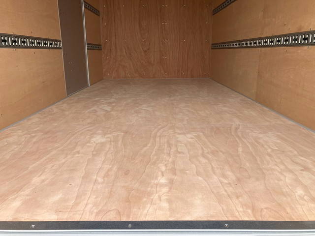 三菱ふそうキャンターアルミバン小型（2t・3t）[写真15]