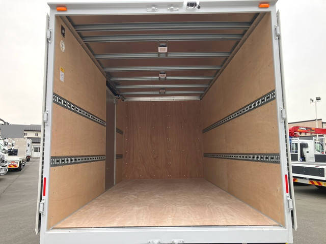 三菱ふそうキャンターアルミバン小型（2t・3t）[写真16]