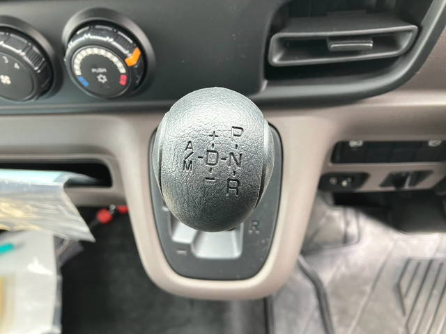 三菱ふそうキャンターアルミバン小型（2t・3t）[写真32]