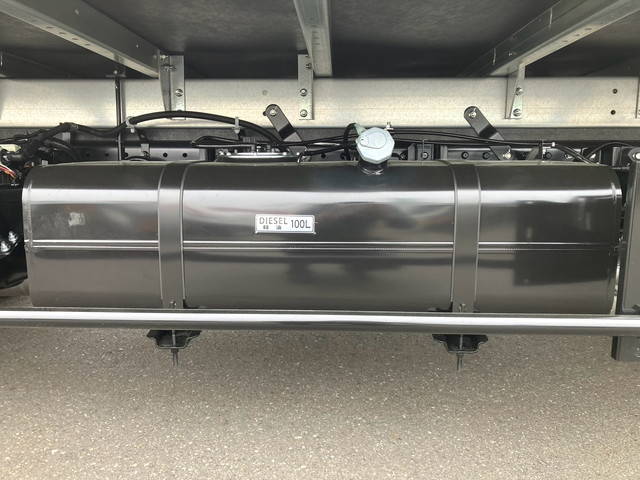 三菱ふそうキャンターアルミバン小型（2t・3t）[写真39]