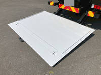 三菱ふそうキャンターアルミバン小型（2t・3t）[写真14]