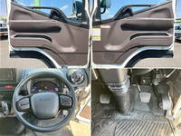 三菱ふそうキャンターアルミバン小型（2t・3t）[写真18]