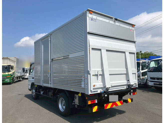 三菱ふそうキャンターアルミバン小型（2t・3t）[写真02]