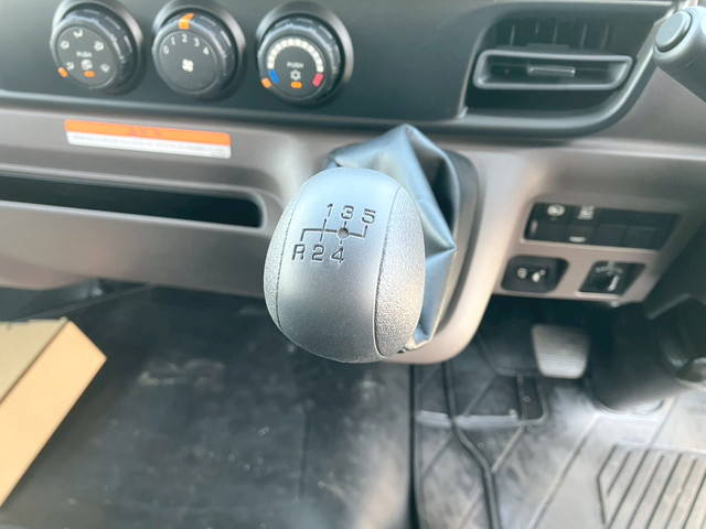 三菱ふそうキャンターアルミバン小型（2t・3t）[写真31]