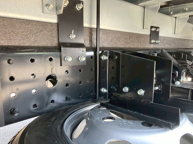 三菱ふそうキャンターアルミバン小型（2t・3t）[写真35]