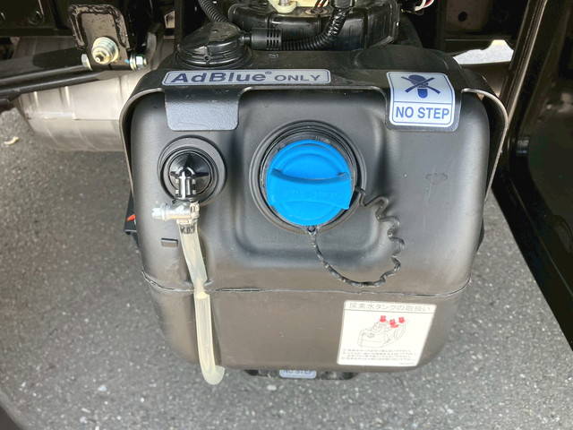 三菱ふそうキャンターアルミバン小型（2t・3t）[写真38]