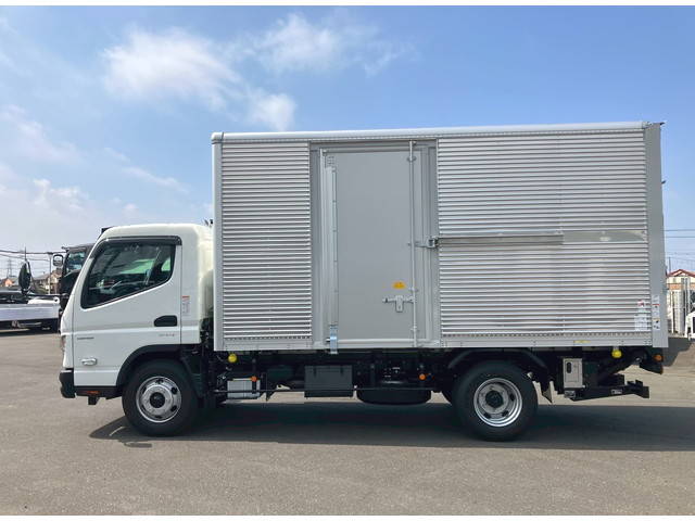 三菱ふそうキャンターアルミバン小型（2t・3t）[写真04]
