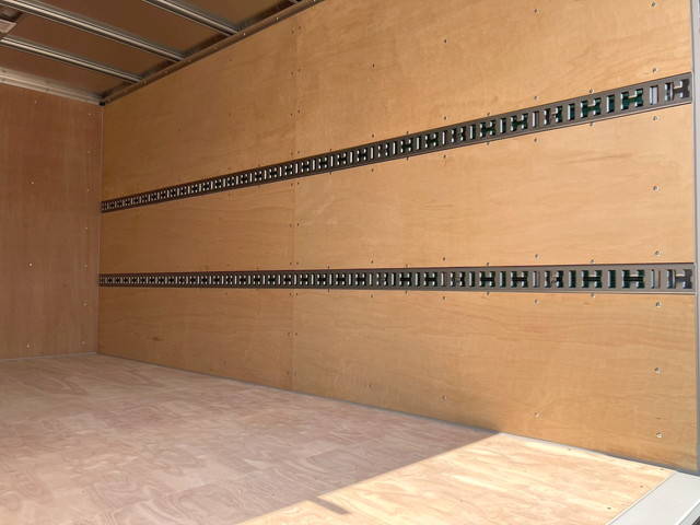 三菱ふそうキャンターアルミバン小型（2t・3t）[写真09]