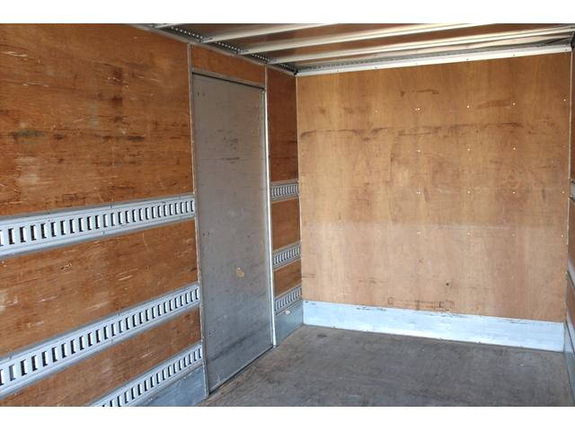 いすゞエルフアルミバン小型（2t・3t）[写真14]