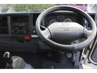 いすゞエルフアルミバン小型（2t・3t）[写真30]