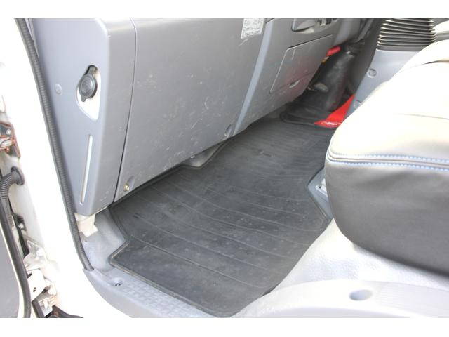 いすゞエルフアルミバン小型（2t・3t）[写真39]