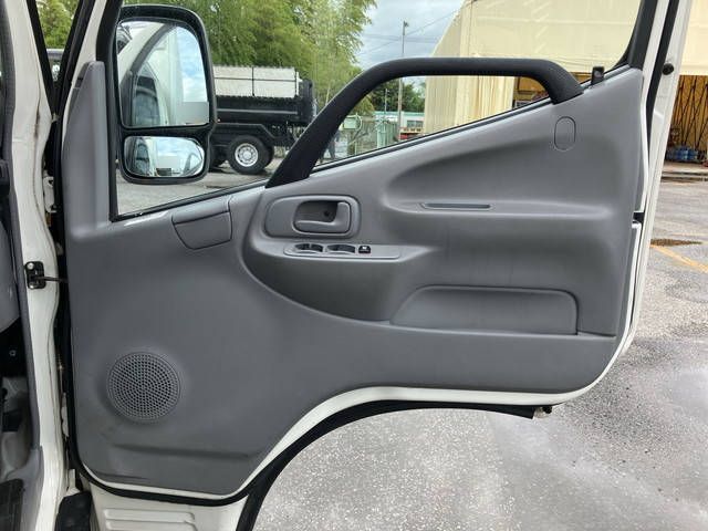 日野デュトロアルミバン小型（2t・3t）[写真30]