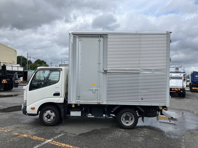 日野デュトロアルミバン小型（2t・3t）[写真05]