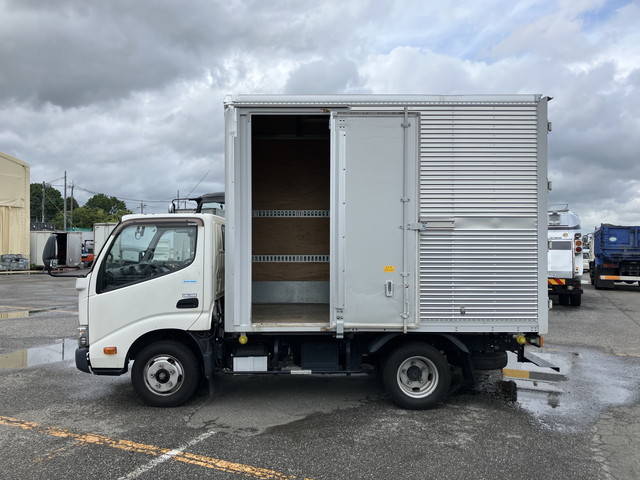 日野デュトロアルミバン小型（2t・3t）[写真06]