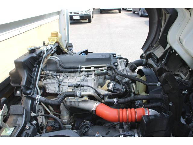 三菱ふそうキャンター平ボディ小型（2t・3t）[写真11]