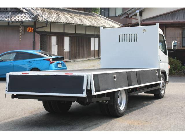 三菱ふそうキャンター平ボディ小型（2t・3t）[写真13]