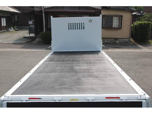 三菱ふそうキャンター平ボディ小型（2t・3t）[写真14]