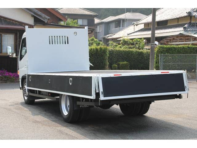 三菱ふそうキャンター平ボディ小型（2t・3t）[写真15]