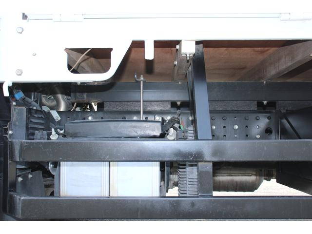 三菱ふそうキャンター平ボディ小型（2t・3t）[写真17]