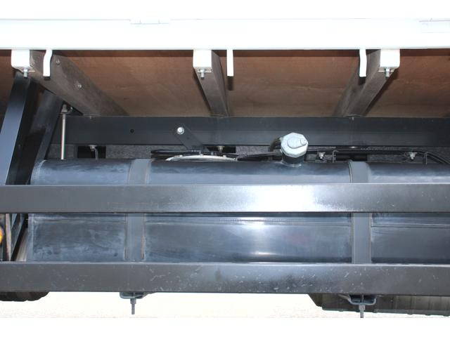 三菱ふそうキャンター平ボディ小型（2t・3t）[写真24]