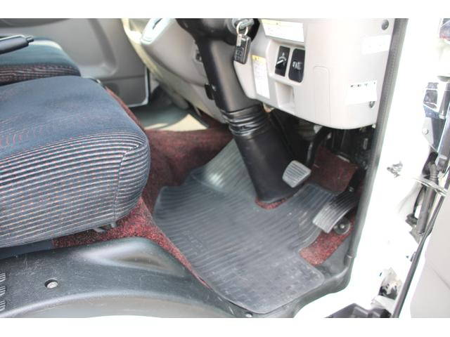 三菱ふそうキャンター平ボディ小型（2t・3t）[写真35]